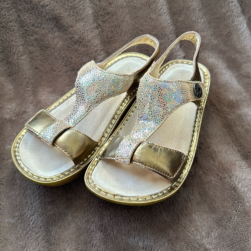ALEGRIA Kendra- 680 Gold Sandal Sz 35 US(5-5.5)